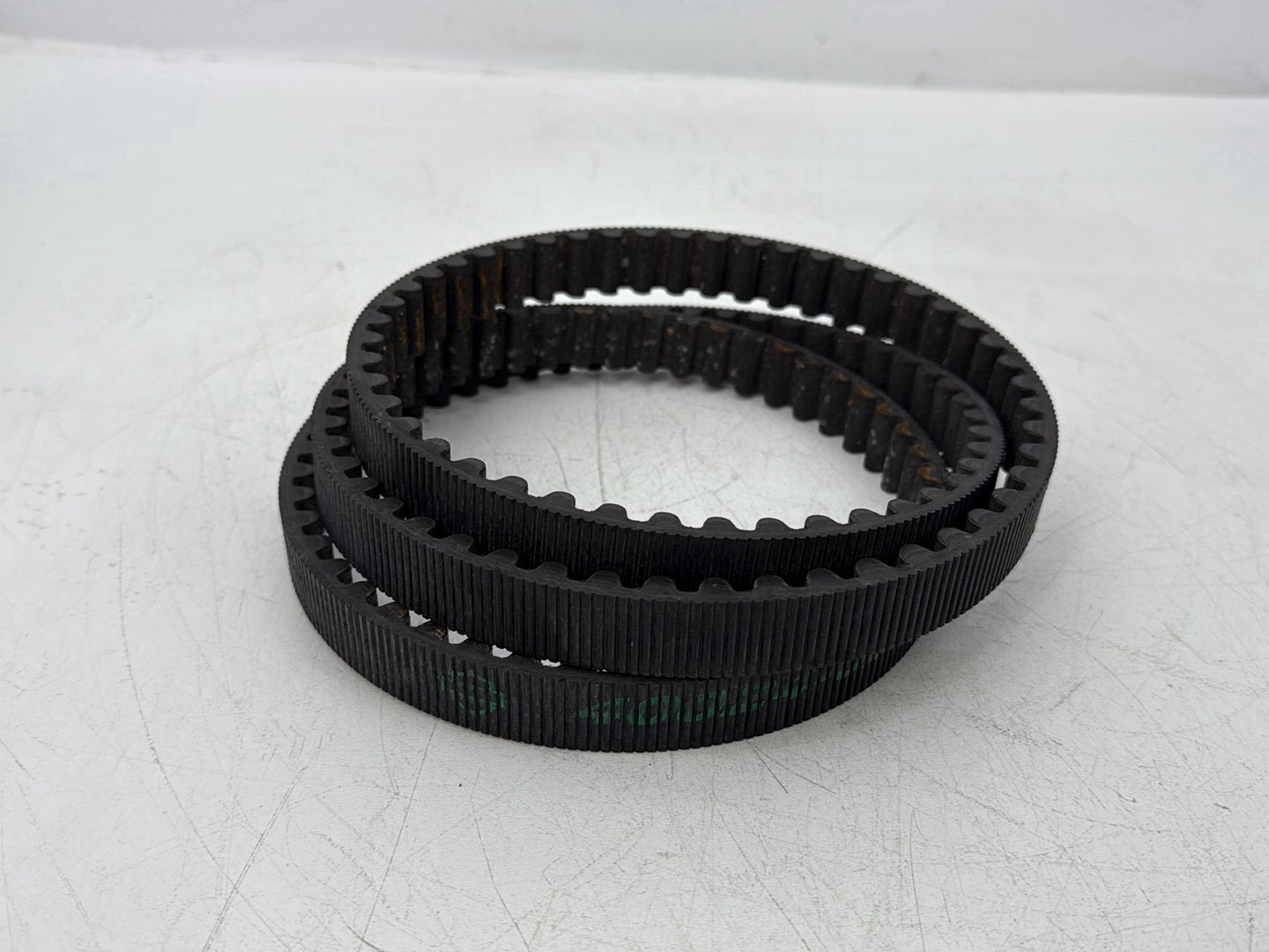 2014 Harley Street Glide Touring FLHXS OEM Rear Drive Belt 40024-09 140T 1"