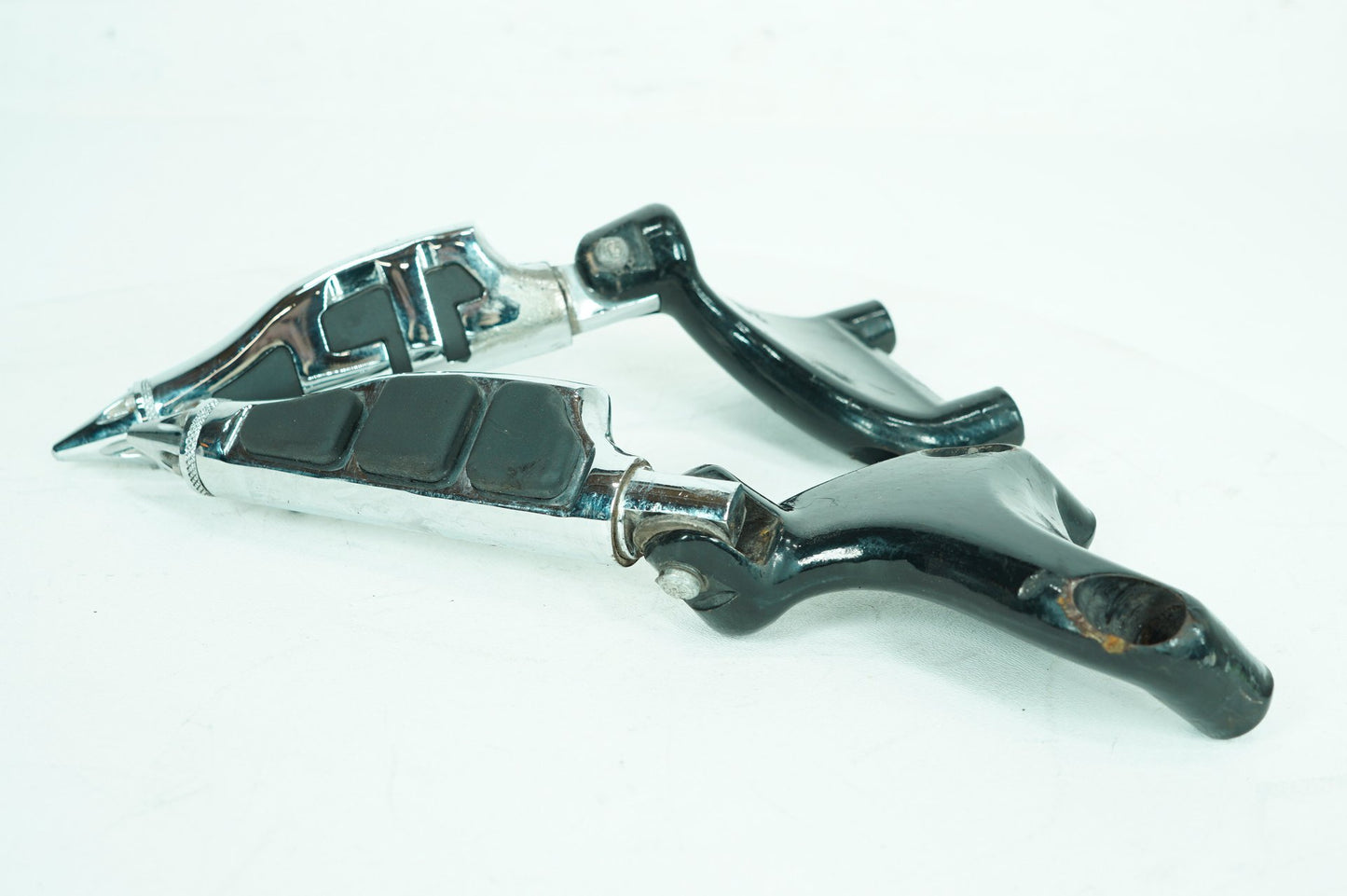 2004 - 2013 Harley-Davidson Sportster Custom Passenger Left & Right Foot Pegs 49314-04