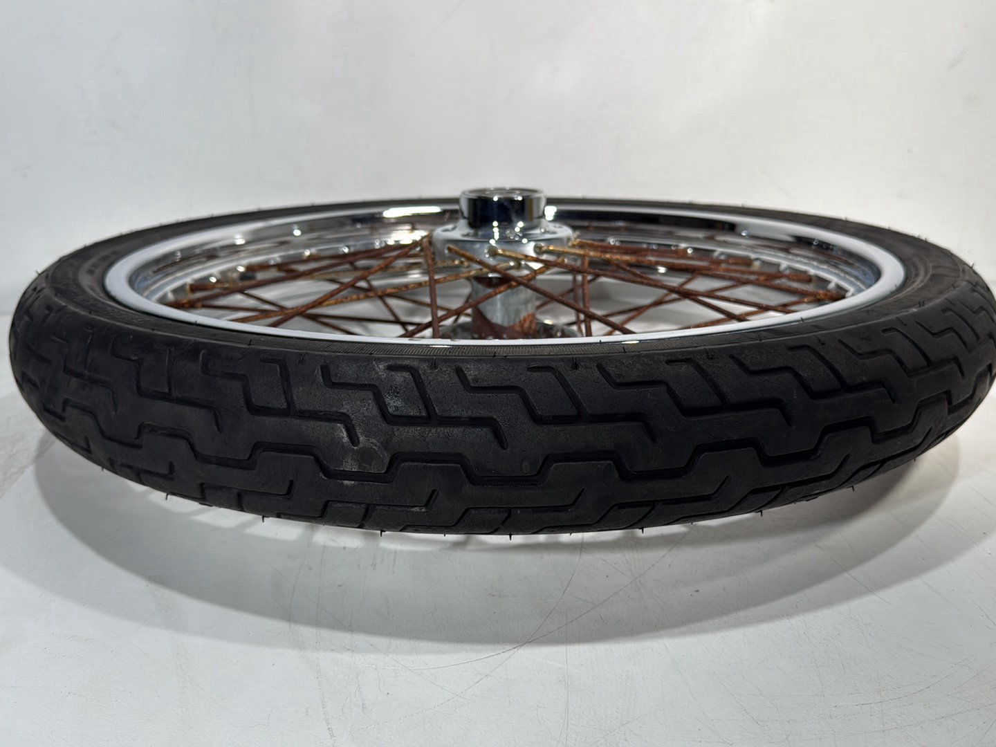 2005 Harley Dyna FXDWG Wide Glide OEM Front Wheel Rim Tire Spoked