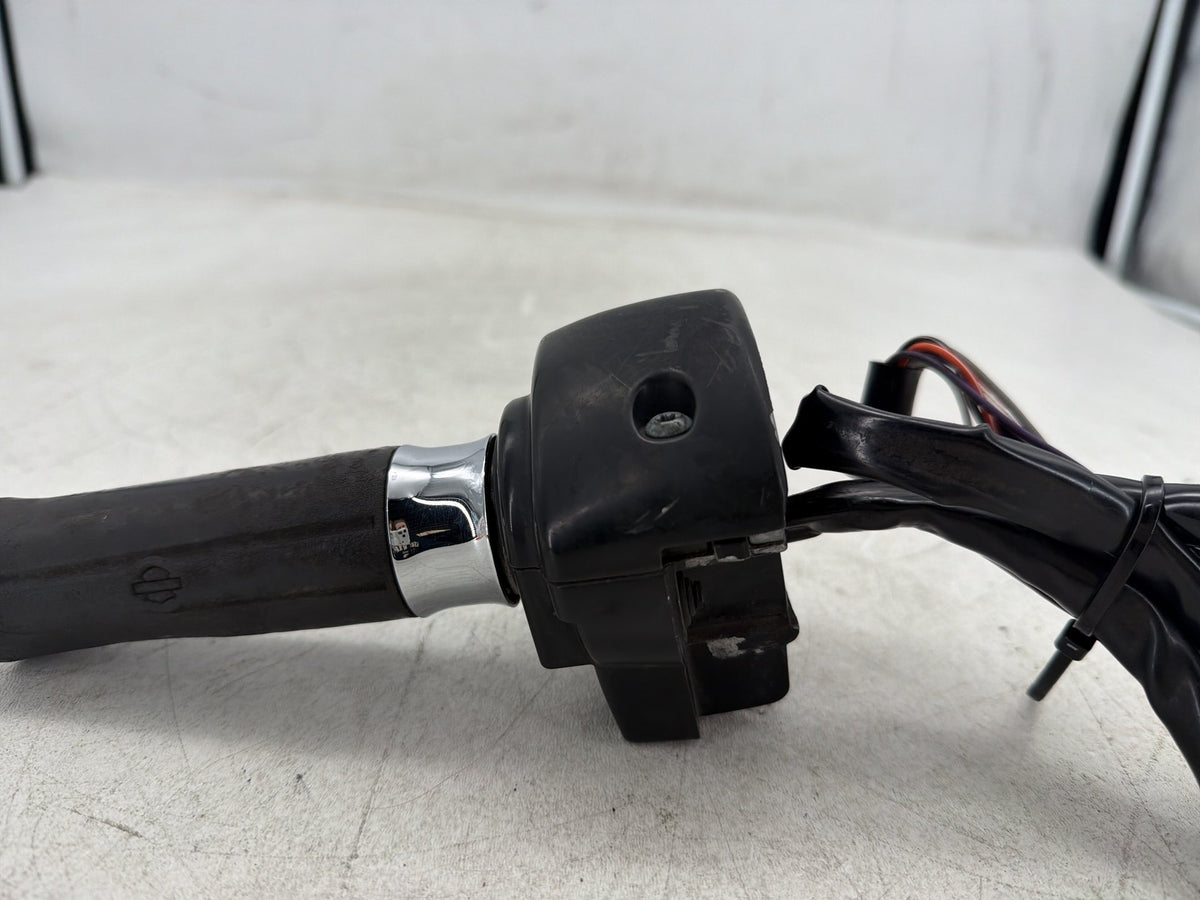 08 Harley Electra Glide Touring Ultra OEM RH Engine Start Kill Switches Controls