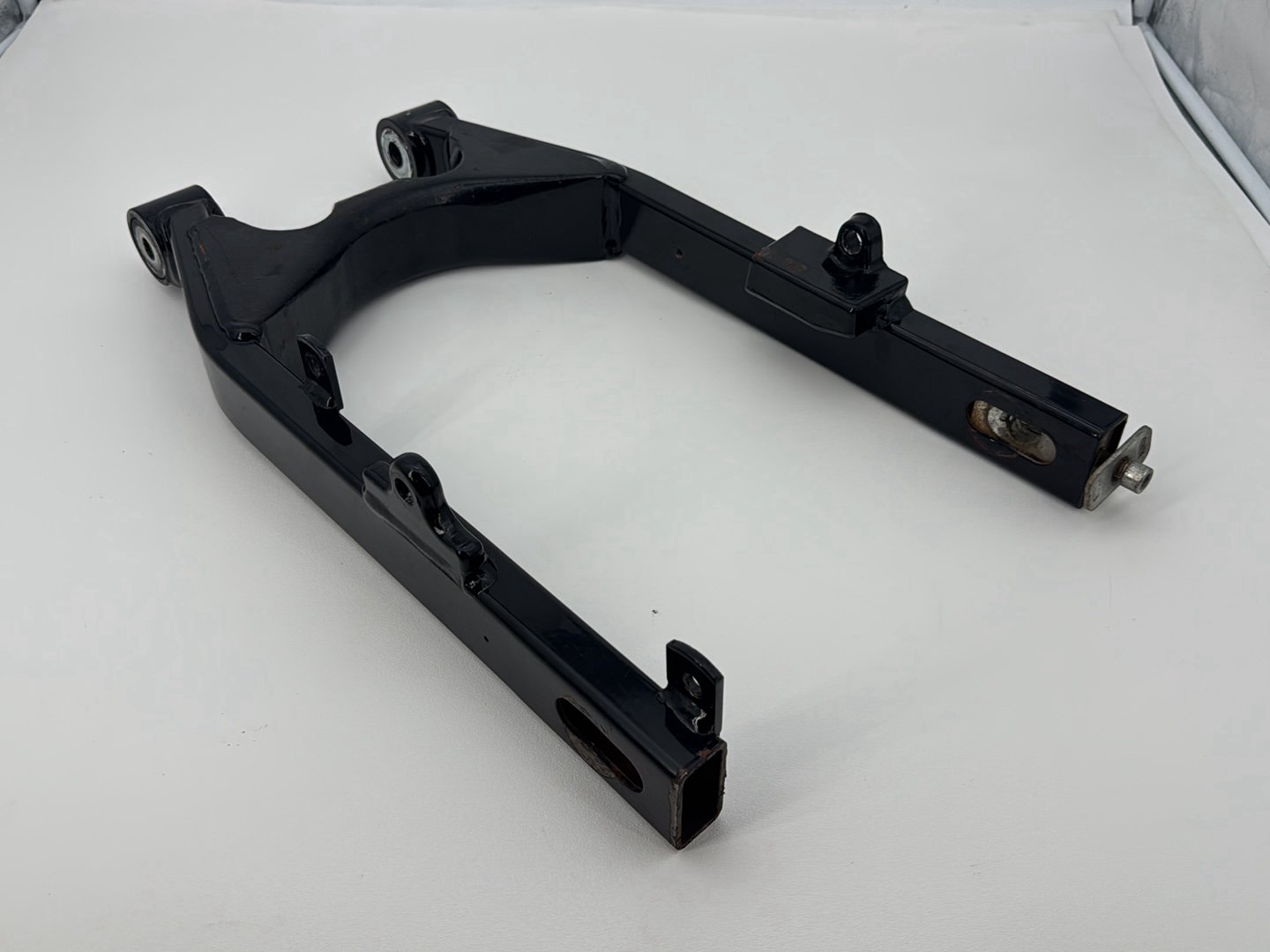 1999 - 2006 Harley-Davidson Dyna Wide Glide Rear Fork Swingarm Swing Arm 47820-90A