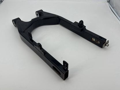 1999 - 2006 Harley-Davidson Dyna Wide Glide Rear Fork Swingarm Swing Arm 47820-90A