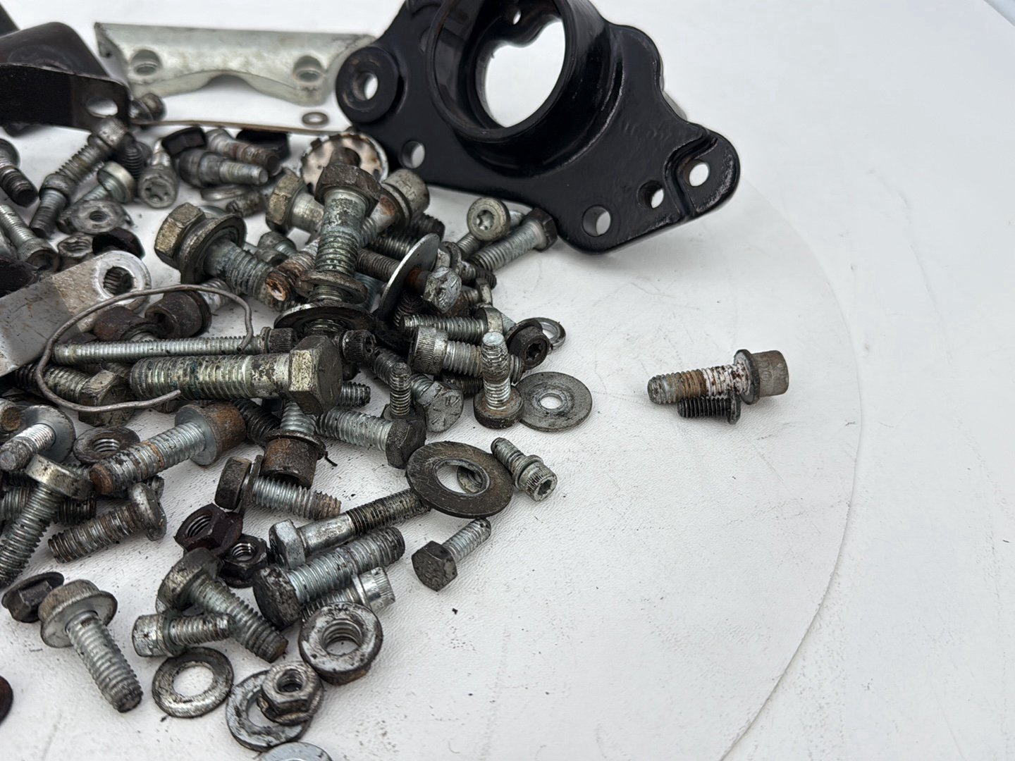 2007 - 2011 Harley-Davidson Touring Electra Glide Ultra Hardware Bolts Nuts & Brackets  	50588-09A