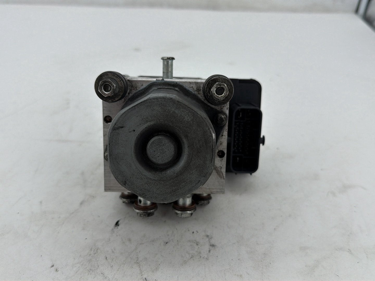 2014 Harley Electra Glide Touring Ultra OEM ABS Brake Pump & Control Module