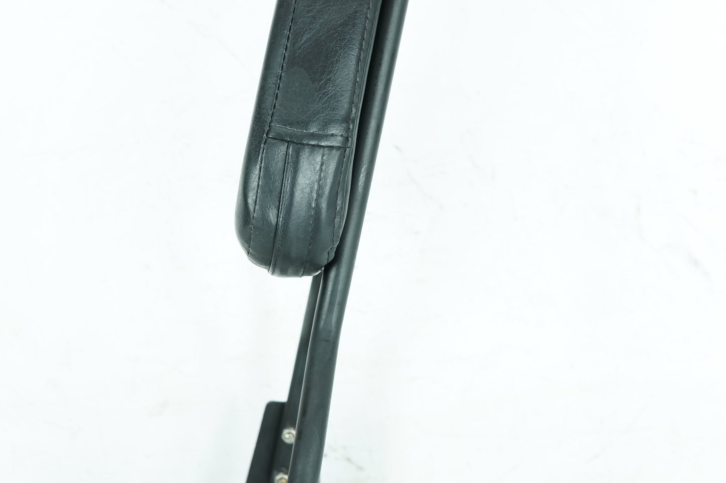 2007 - 2017 Harley-Davidson Dyna Street Bob Rear Sissy Bar w/ Backrest Cushion Pad  	51788-10