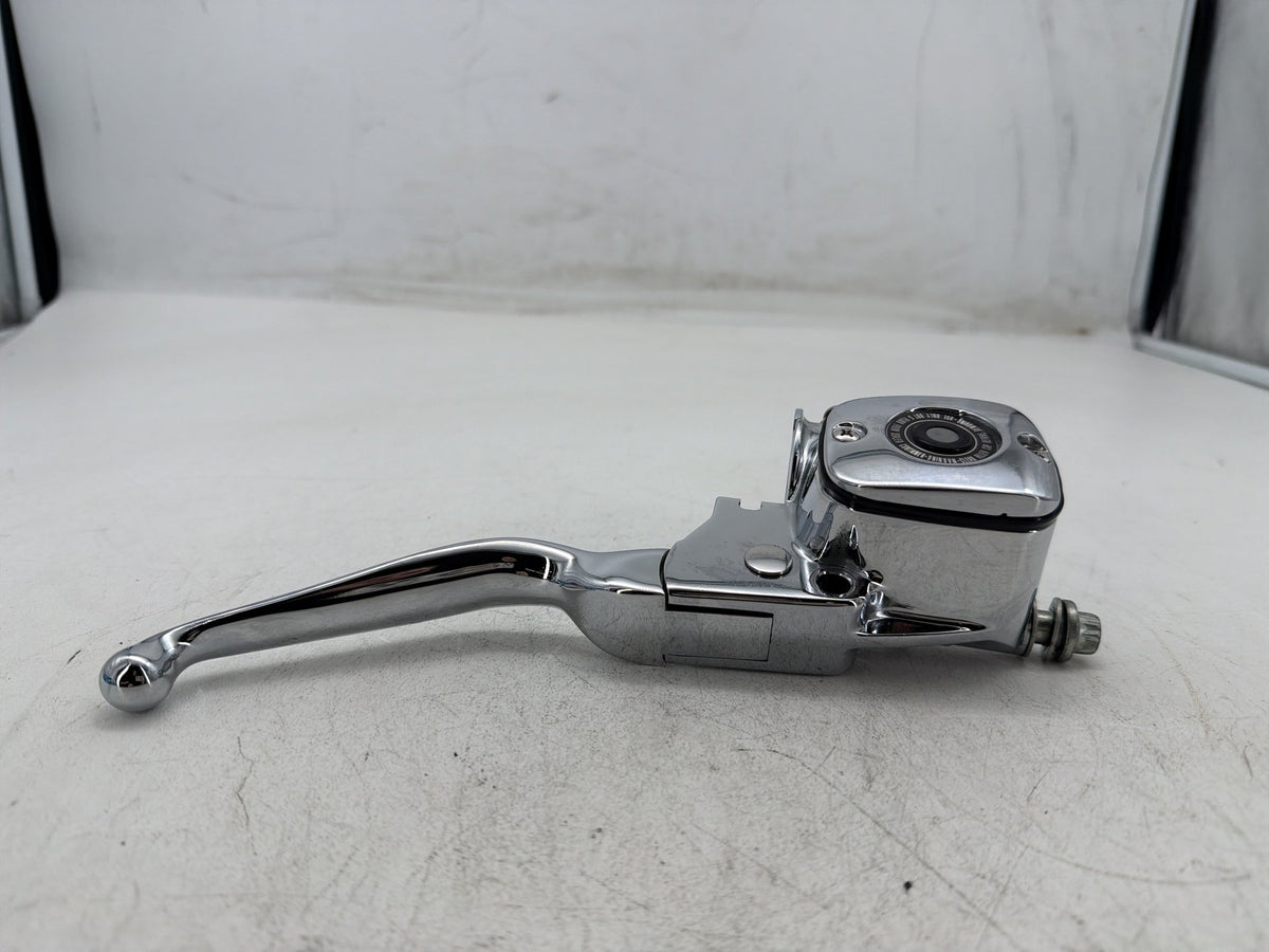 2003 Harley Softail Deuce FXSTDI OEM Front Right Brake Lever Master Cylinder