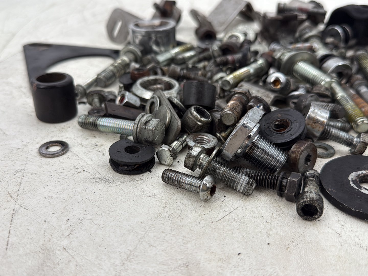 2004 Harley Road King Touring Custom FLHRSI OEM Hardware Bolts Nuts & Brackets