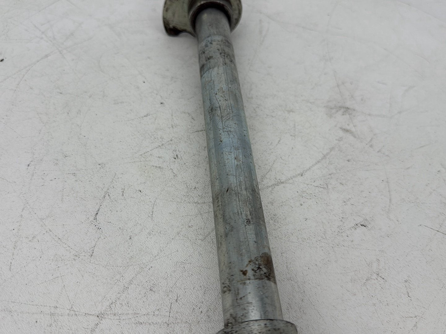 1999 - 2006 Harley-Davidson Touring Electra Glide Rear Wheel Axle Bolt Shaft 41056-02