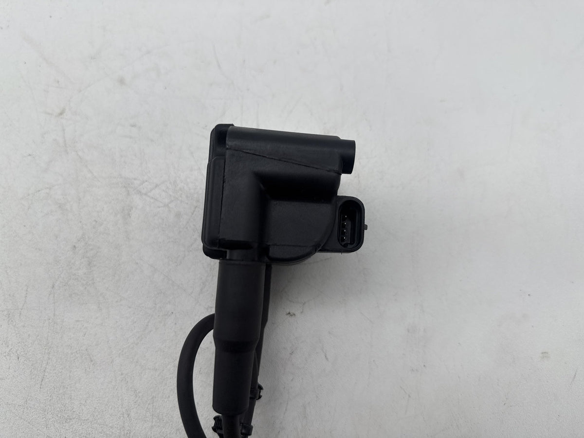 2014 Harley Softail Slim FLS OEM Ignition Coil Spark Plugs Cable