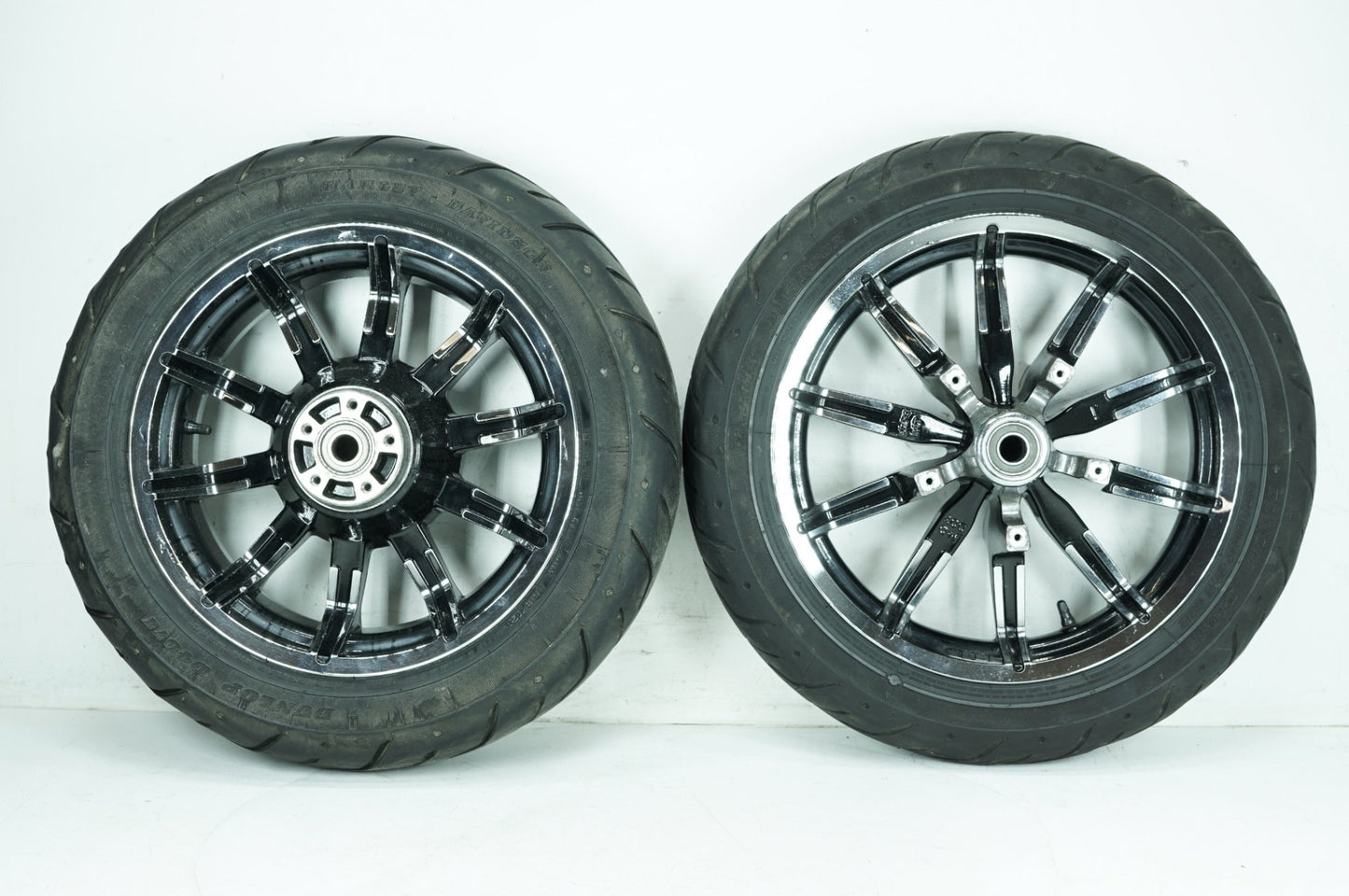 Harley-Davidson Misc  Front Wheel Rim Tire 40900391