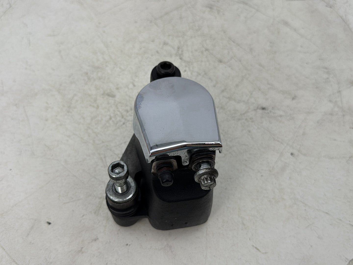 1998 Harley Touring FLHTCUI Electra Glide Ultra OEM Front Right 1 Brake Caliper