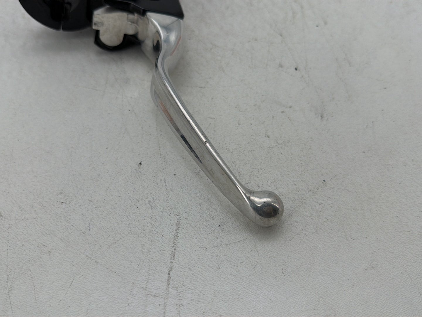 13 Harley Street Glide Touring FLHX OEM Front Right Brake Lever Master Cylinder