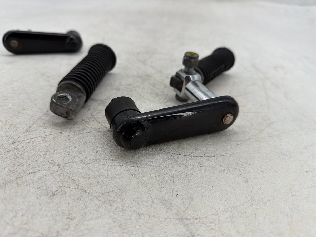 2004 Harley Heritage Softail Classic FLSTCI OEM Passenger Left & Right Foot Pegs