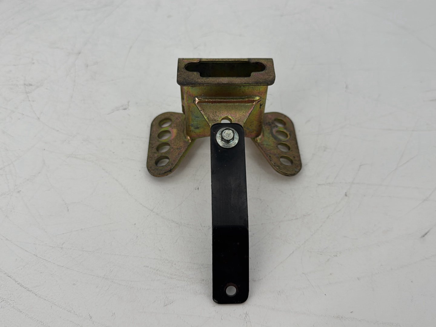 2008 Harley Touring Electra Glide Driver Rider Backrest Bracket Mount 52589-09A