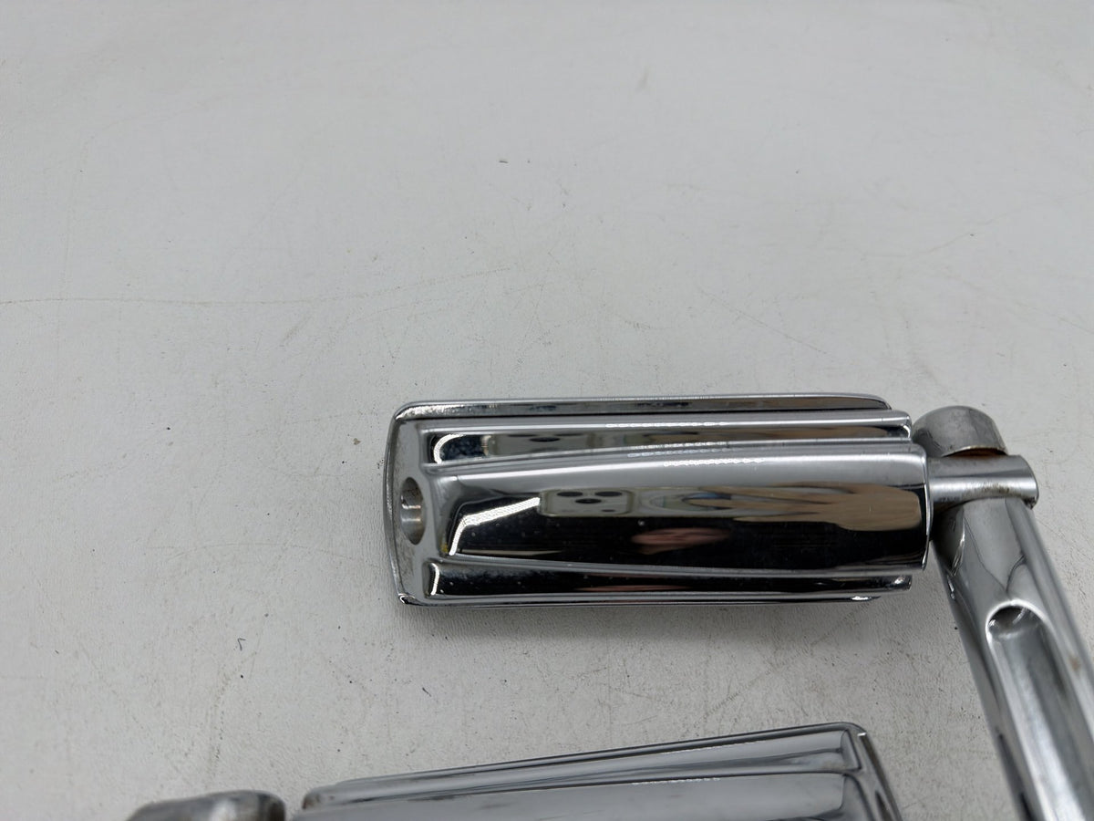 2012 Harley Electra Glide Touring Ultra OEM Front Right Left Highway Foot Pegs