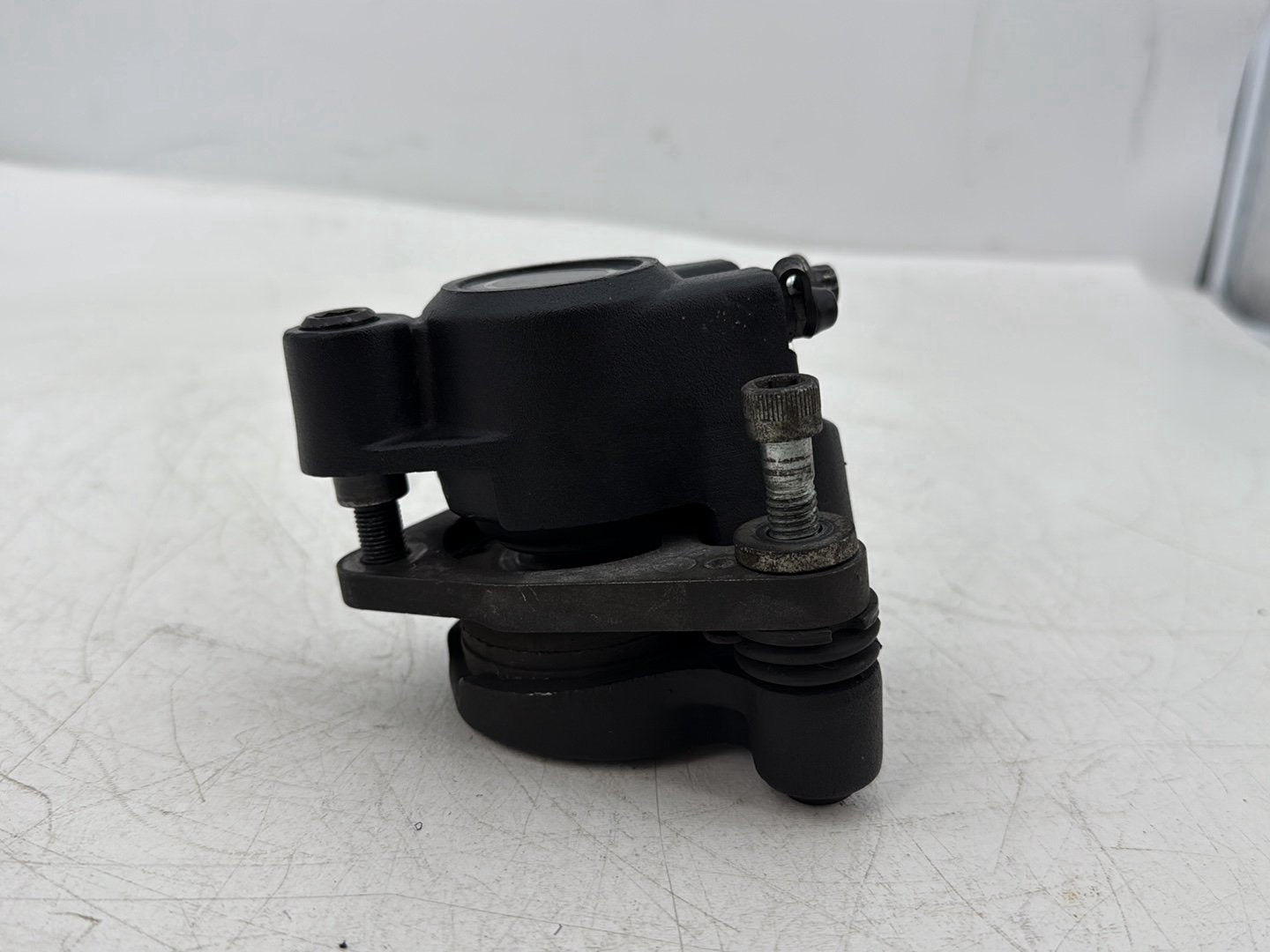 1995 Harley Touring FLHTCI Electra Glide Classic OEM Front Right 1 Brake Caliper