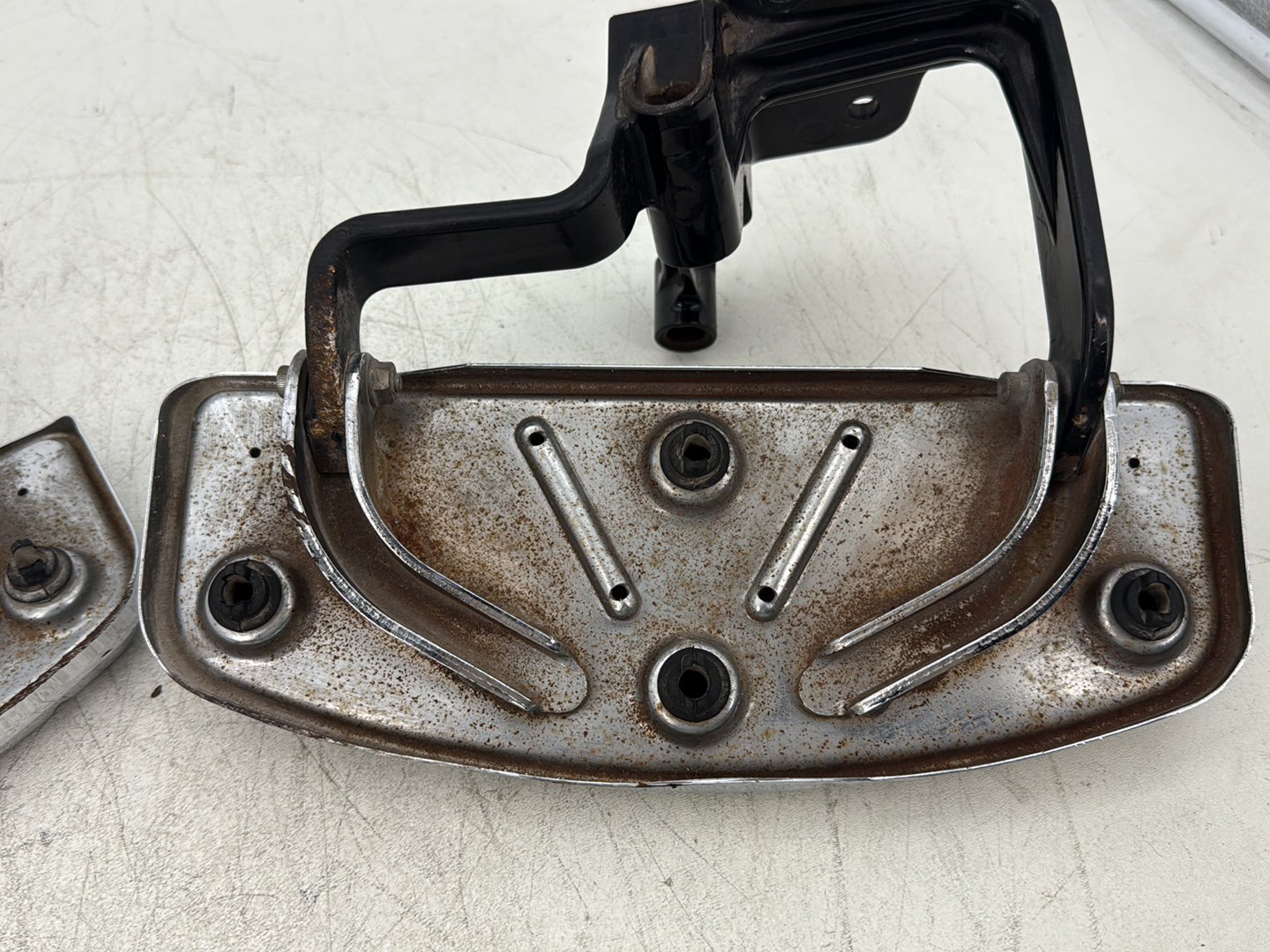 2000 Harley Softail FLSTC Heritage Classic OEM Left Right Driver Floorboard Foot Rest