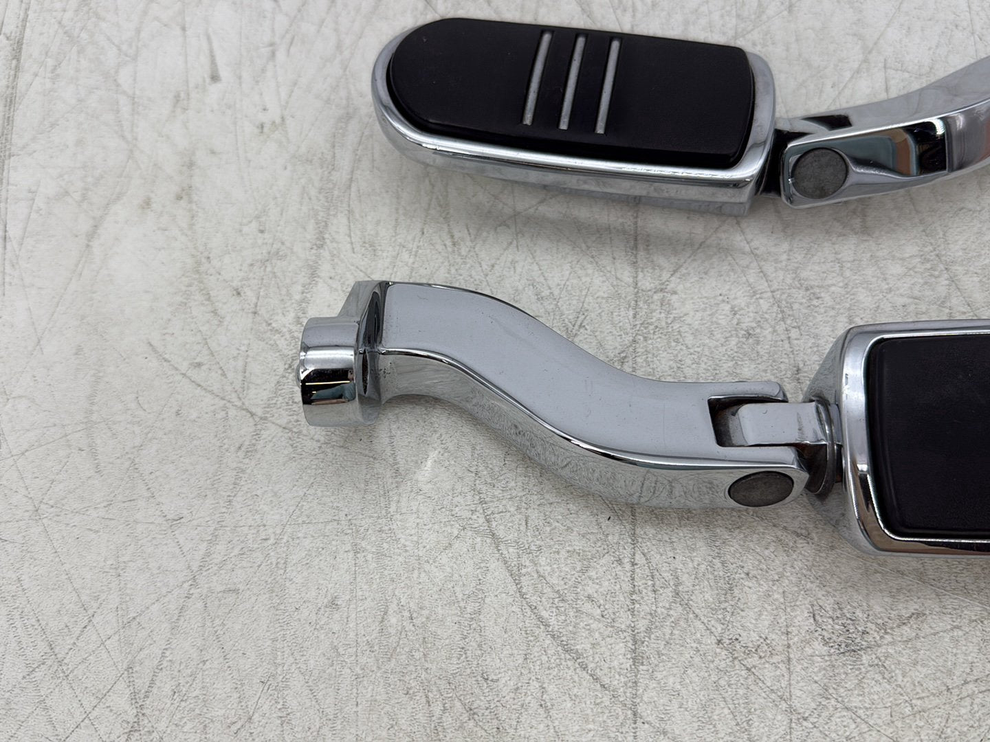 2004 Harley Road King Touring Custom FLHRSI OEM Passenger Left & Right Foot Pegs