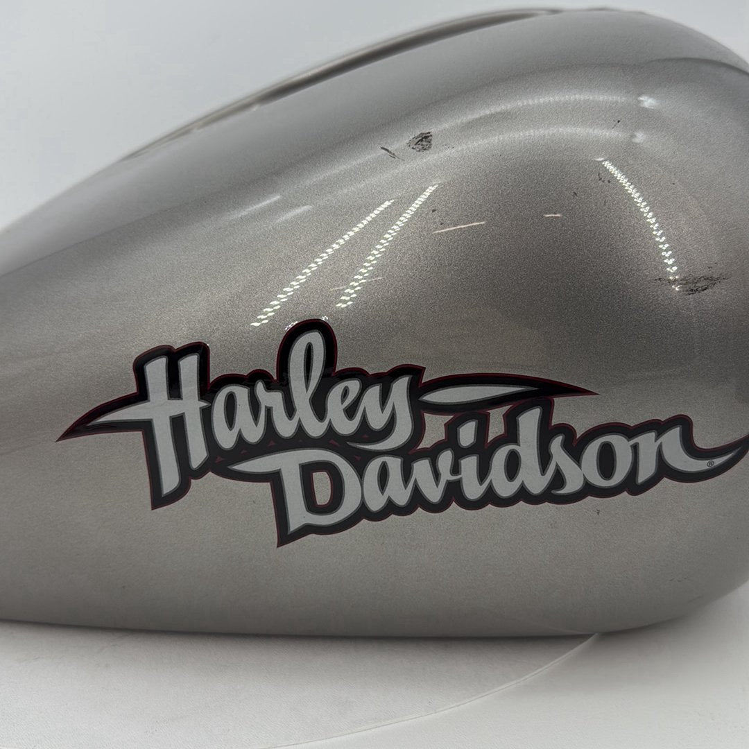 2007 - 2012 Harley-Davidson Dyna Super Glide Fuel Gas Tank Gasoline Reservoir 61590-04A