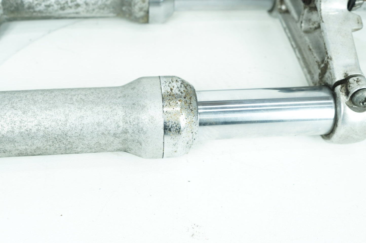 2004 - 2013 Harley-Davidson Sportster Low Front Triple Tree Set & LH RH Fork Legs Sliders 45966-04