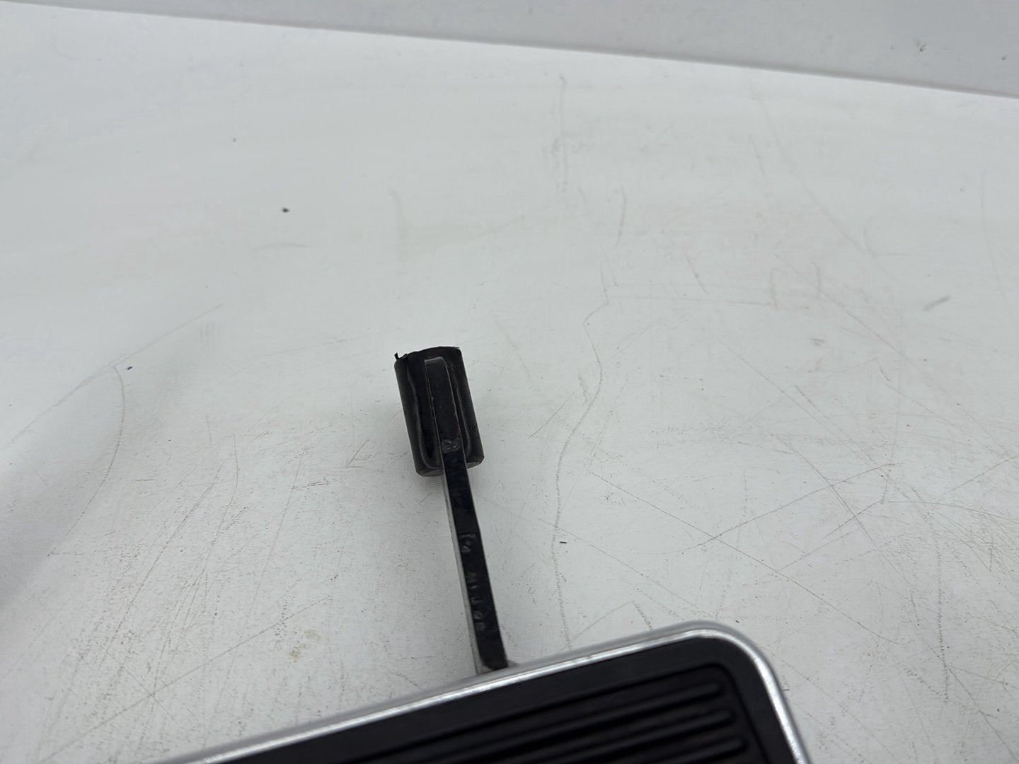 2007 Harley Touring FLHTCU Electra Glide Ultra OEM Left Right Driver & Pass Floorboard Foot Rest