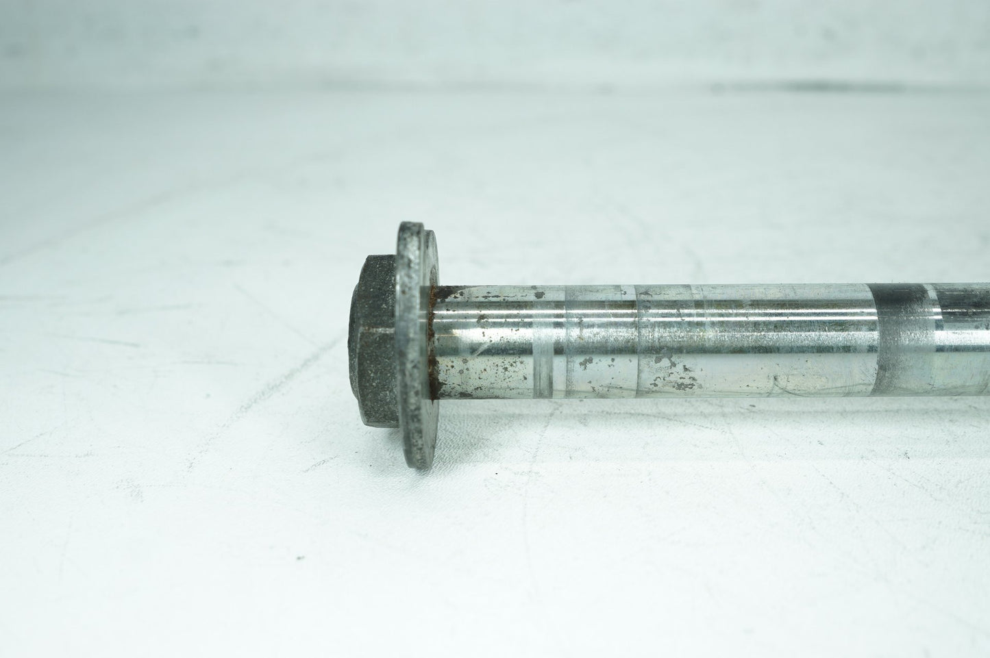 2007 - 2013 Harley-Davidson Touring Electra Glide Ultra Rear Wheel Axle Bolt Shaft 41056-09