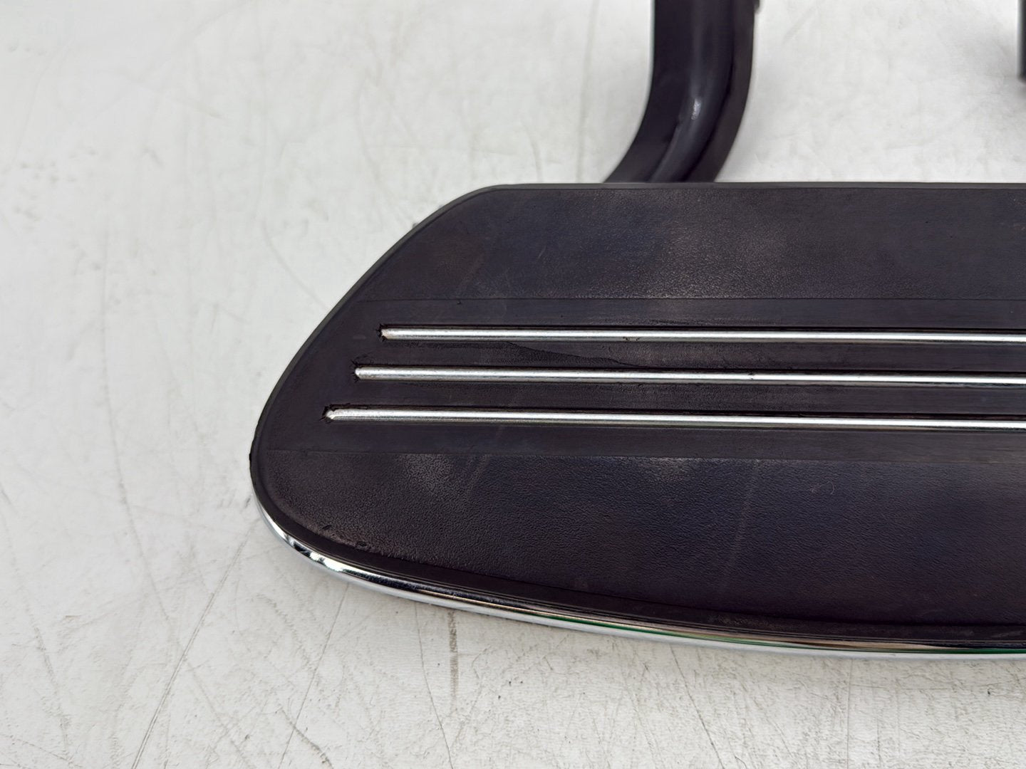 2014 Harley Street Glide Touring FLHXS OEM Right Driver 1 Floorboard Foot Rest