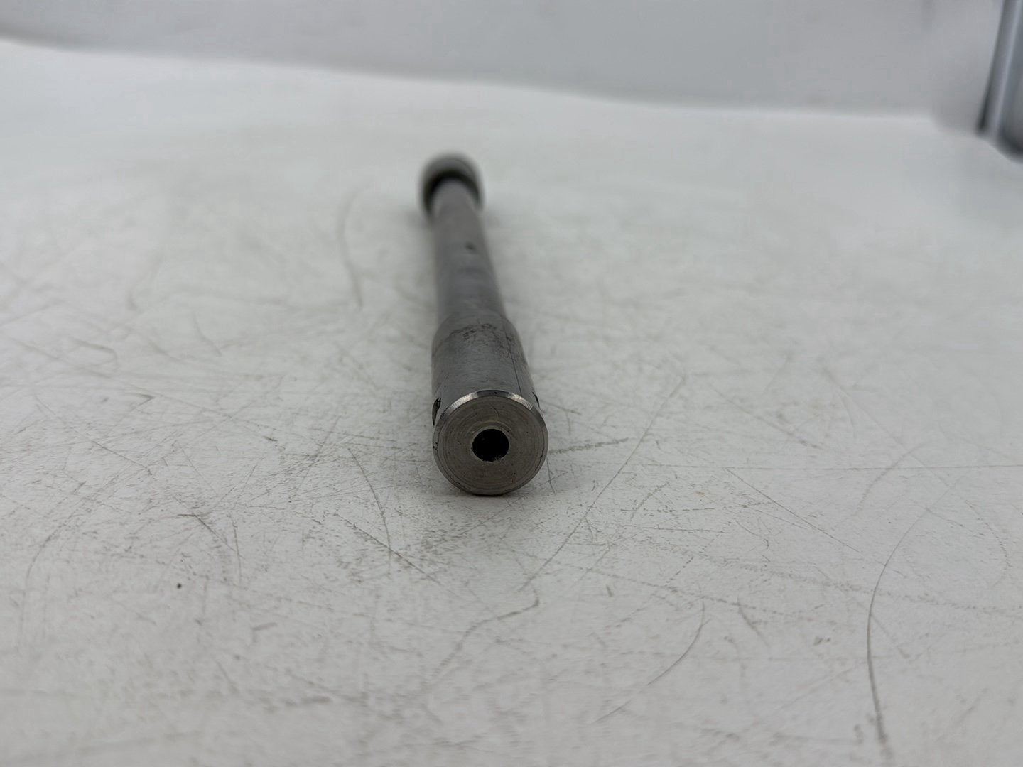 1995 Harley Touring FLHTCI Electra Glide Classic OEM Front Wheel Axle Bolt Shaft
