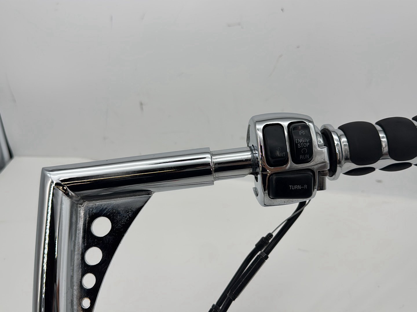 1999 - 2006 Harley-Davidson Dyna Low Rider Handlebars Left Right Switches Controls left turn signal headlight, right engine kill switches