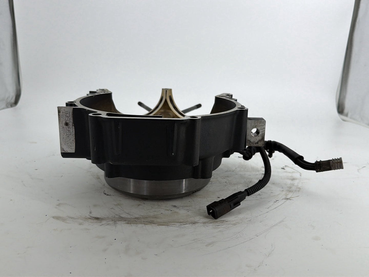 2013 Harley Touring Electra Glide Ultra OEM Crankcase Shaft Engine Motor Cover