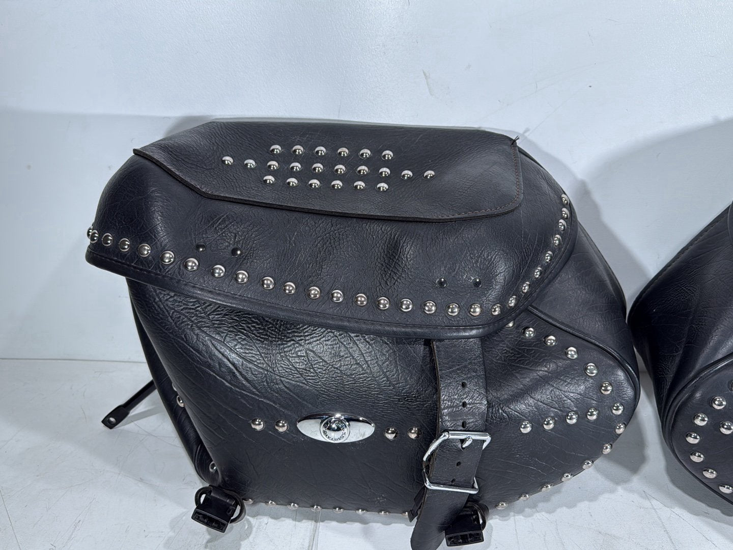 2007 Harley Softail Heritage Classic FLSTC OEM Rear Left Right Saddlebags Luggage Leather