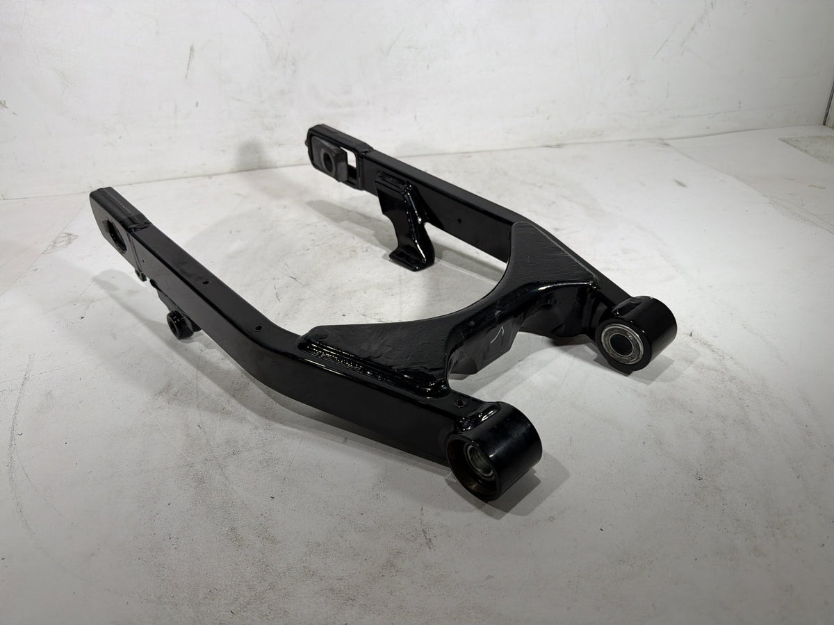 2012 Harley Dyna Fat Bob FXDF 103 OEM Rear Fork Swingarm Swing Arm