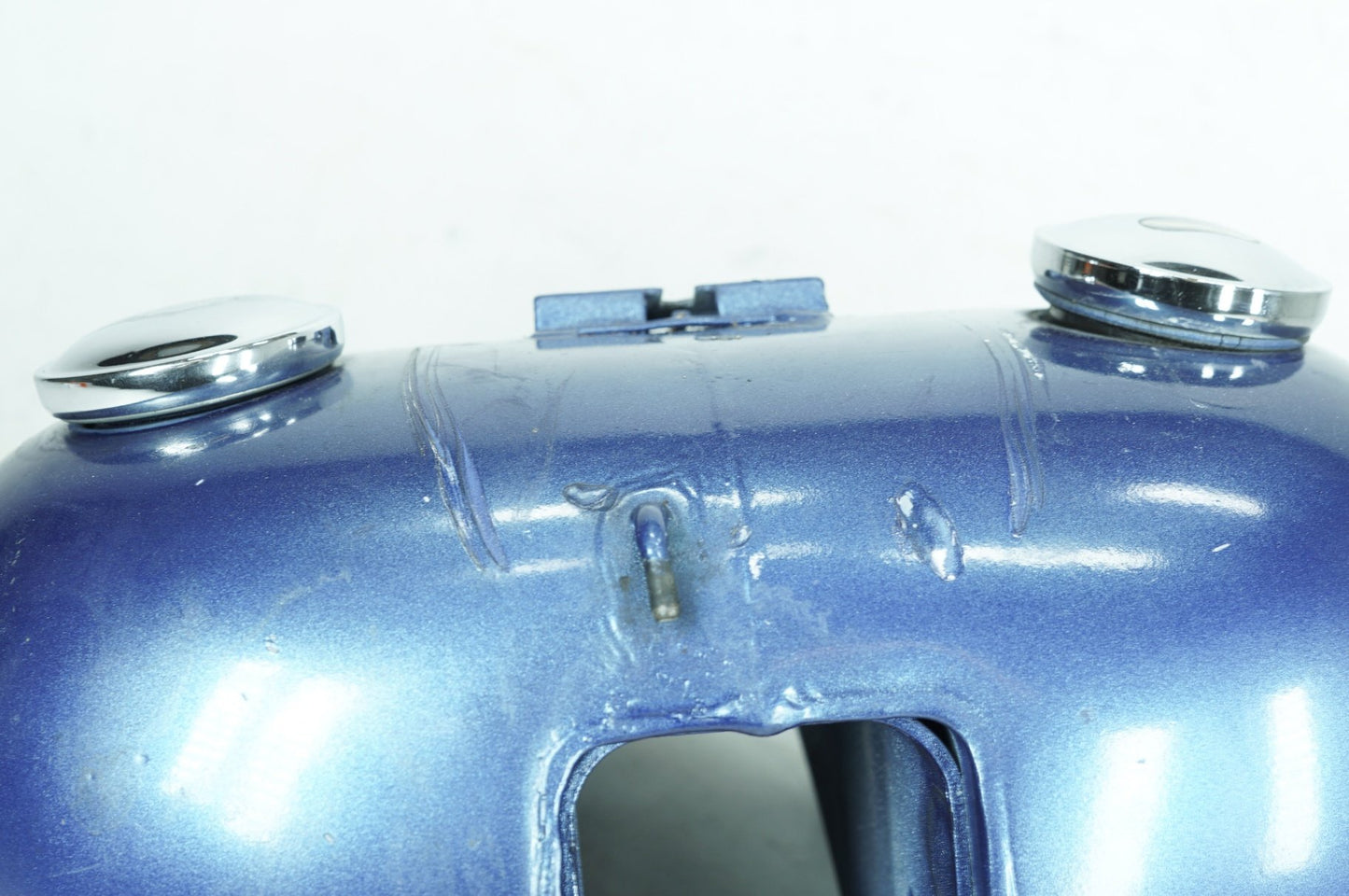 1999 - 2006 Harley-Davidson Softail Heritage Classic Fuel Gas Tank Gasoline Reservoir 62180-00D