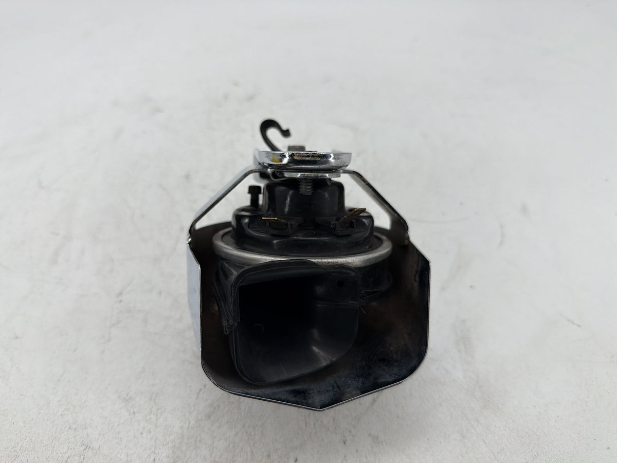 2002 Harley Electra Glide Touring Classic OEM Horn Signal Klaxon Chrome Cover