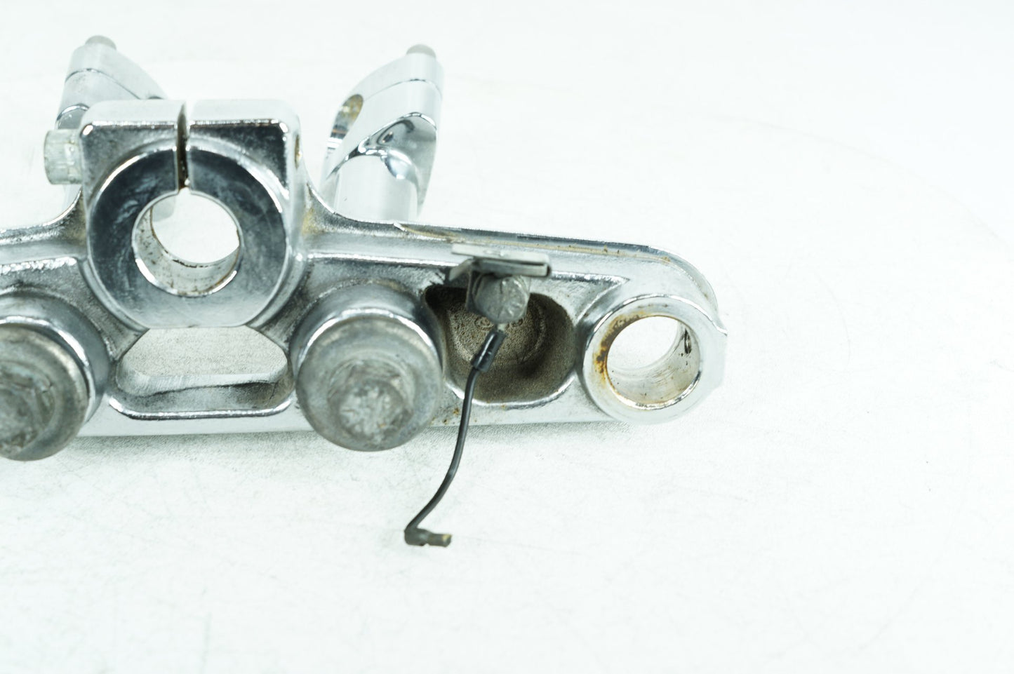 1999 - 2006 Harley-Davidson Softail Fat Boy Front Fork Upper Triple Tree Clamps  	45456-86B