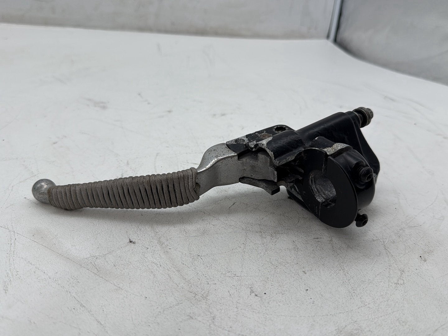 2006 Harley Touring FLHTCI Electra Glide Classic OEM Front Right Brake Lever Master Cylinder