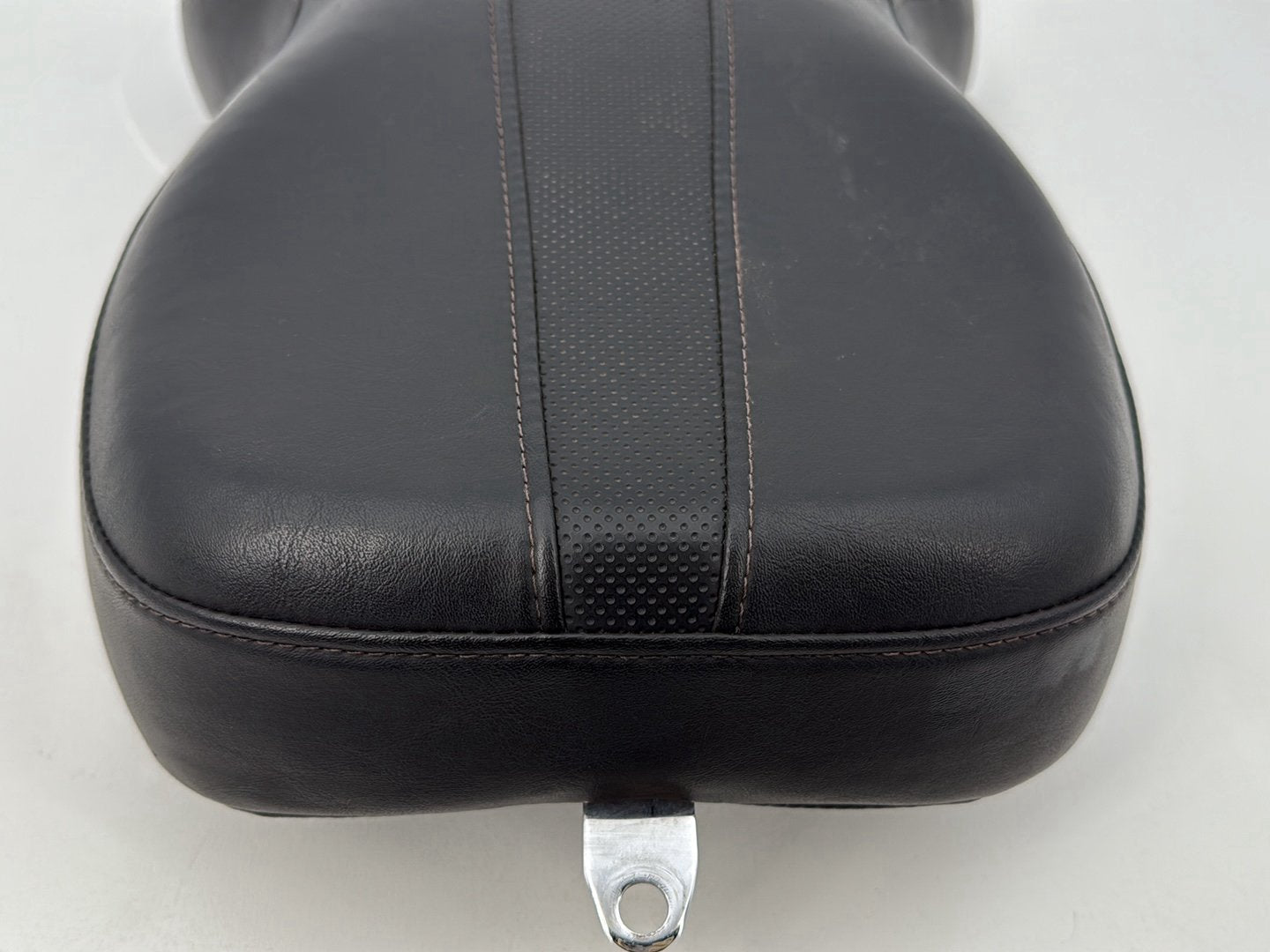 2007 - 2011 Harley-Davidson Touring Street Glide Passenger Rider Driver Seat Saddle 	52320-09
