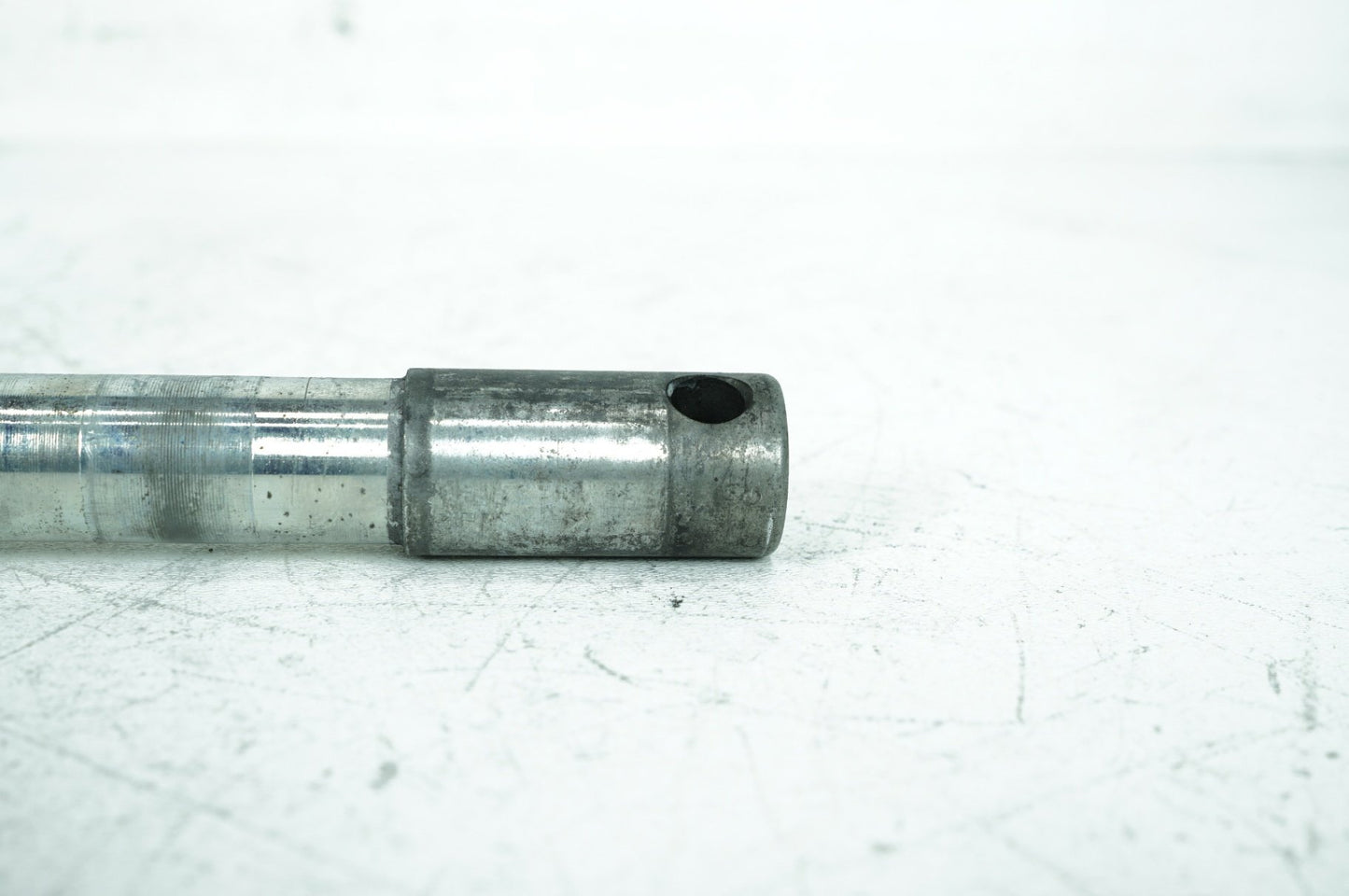 1999 - 2006 Harley-Davidson Touring Electra Ultra Classic Front Wheel Axle Bolt Shaft 43364-00