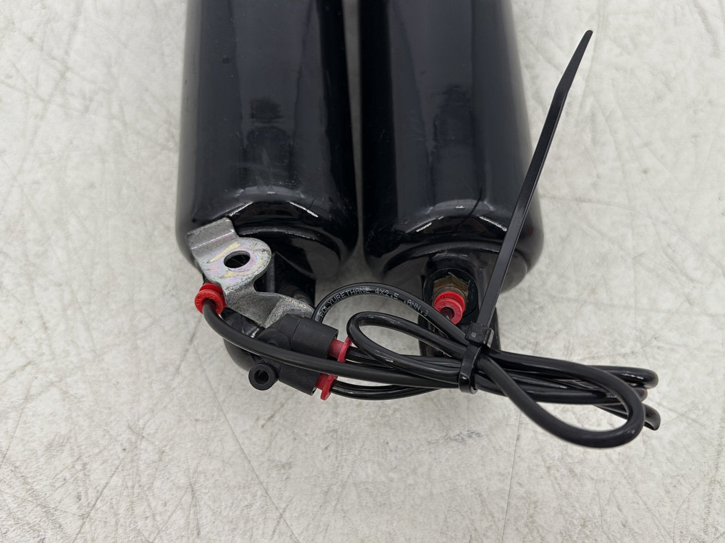 2011 Harley Street Glide Touring FLHX OEM Rear Left Right Shock Absorbers
