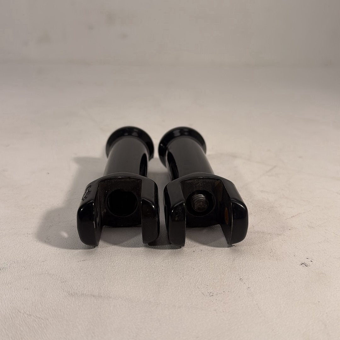 2017 - 2026 Harley-Davidson Softail Heritage Classic 114 Left Right Foot Rest Peg Support Bracket 50500744