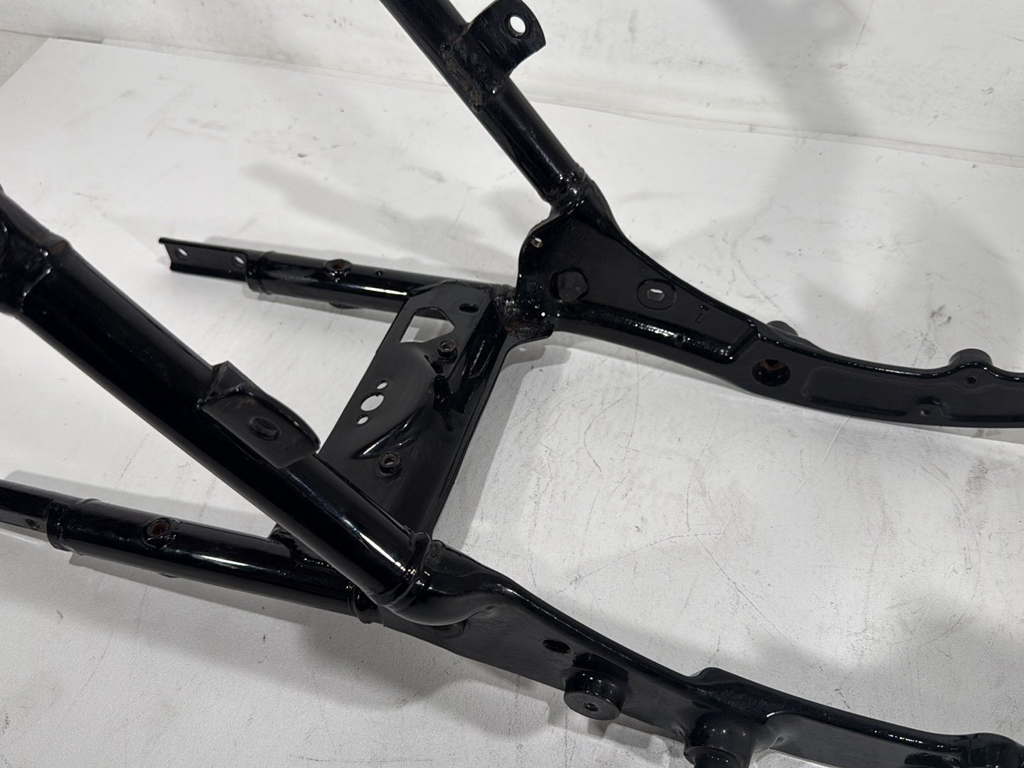2018 Harley Electra Glide Touring Ultra Rear Back Sub Frame Rail Bar 48079-09BHP