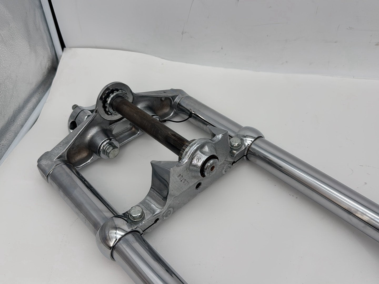 1999 - 2006 Harley-Davidson Dyna Wide Glide Front Triple Tree Set & LH RH Fork Legs Sliders 45679-92 , 45874-91