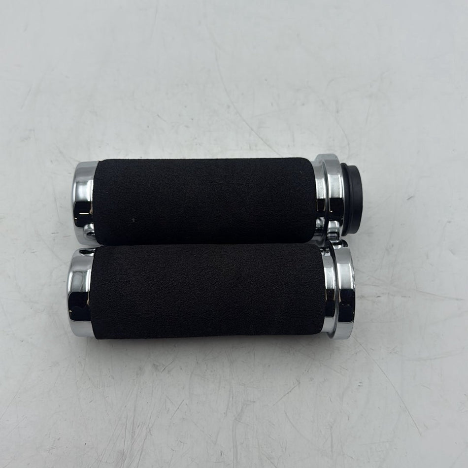 2008 Harley FLHTC Electra Glide Classic OEM Front Left Right Hand Grips