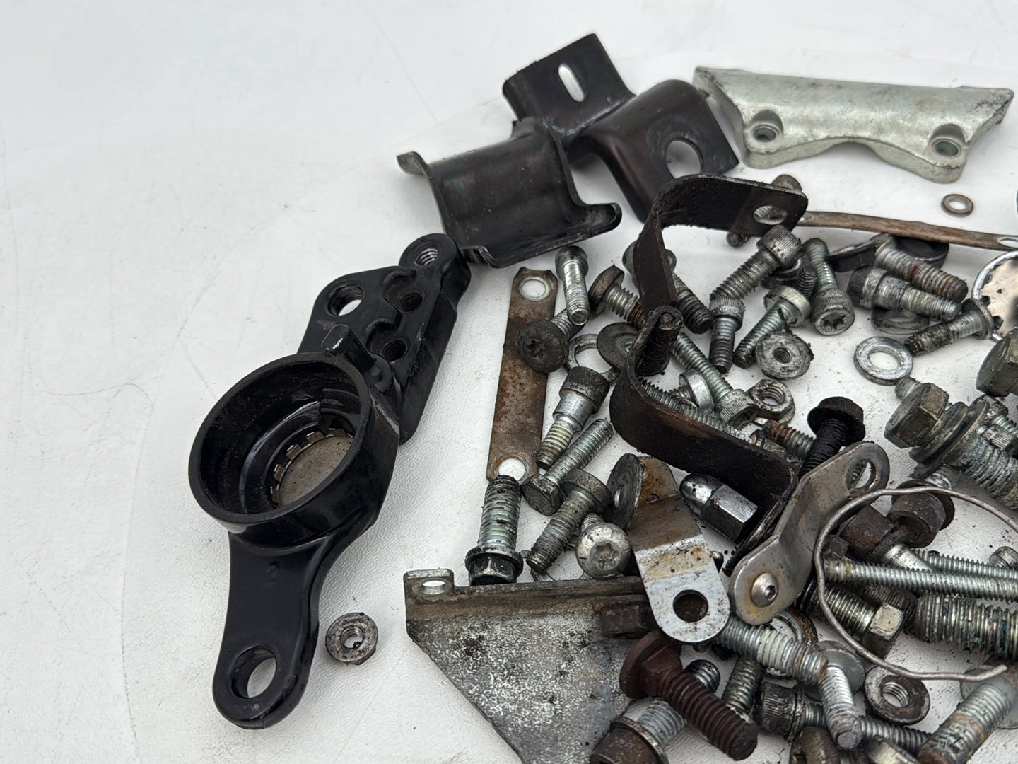 2007 - 2011 Harley-Davidson Touring Electra Glide Ultra Hardware Bolts Nuts & Brackets  	50588-09A