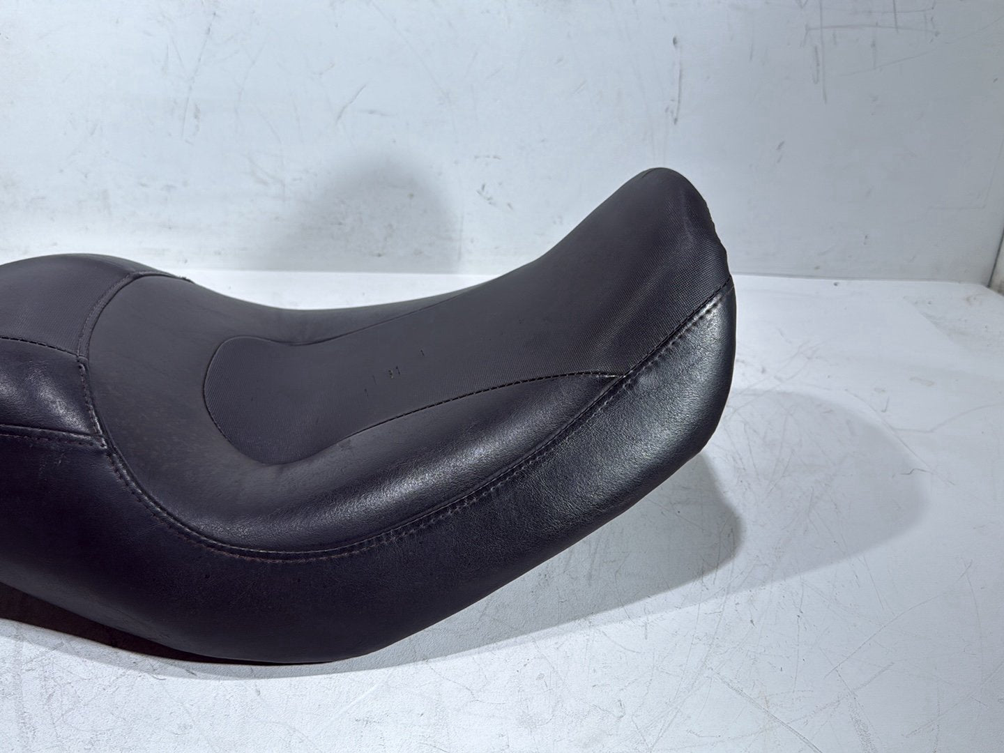 2008 Harley Dyna Fat Bob FXDF OEM Passenger Rider Driver Seat Saddle
