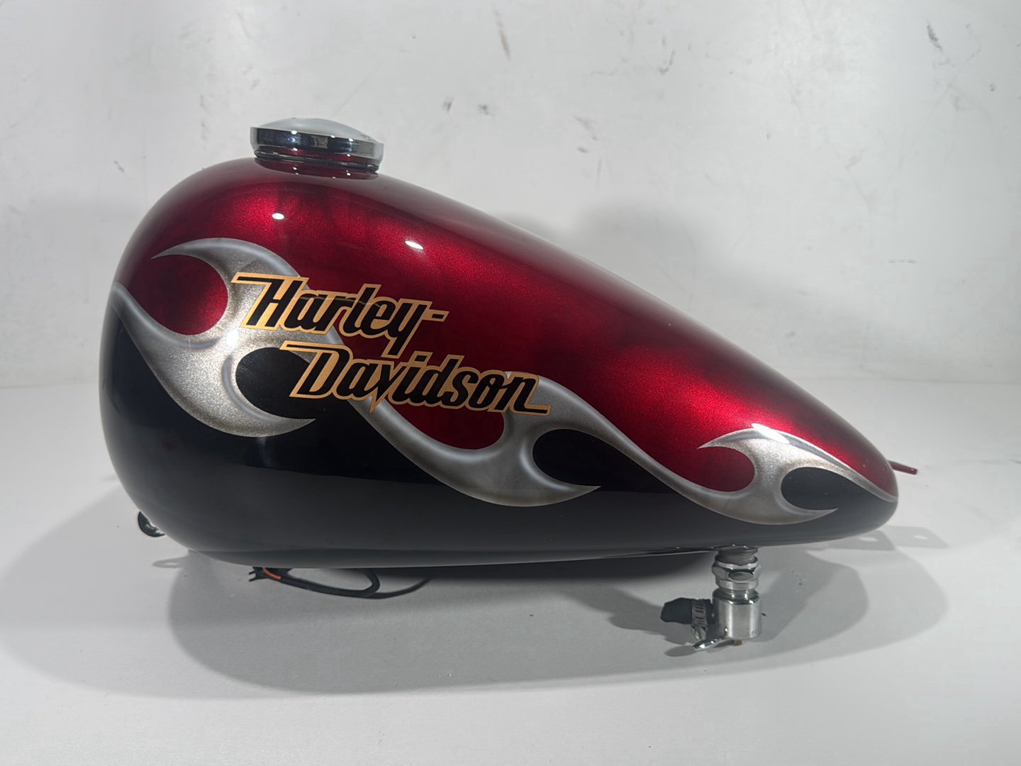 2004 Harley Softail FLSTC Heritage Classic OEM Fuel Gas Tank Gasoline Reservoir