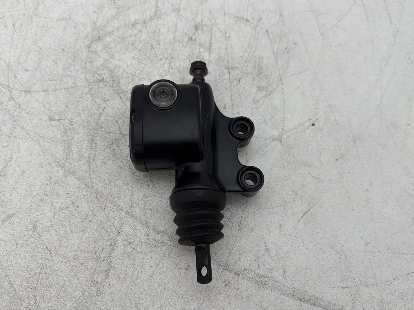 2013 Harley Electra Glide Touring Ultra FLHTCUI OEM Rear Brake Master Cylinder Reservoir