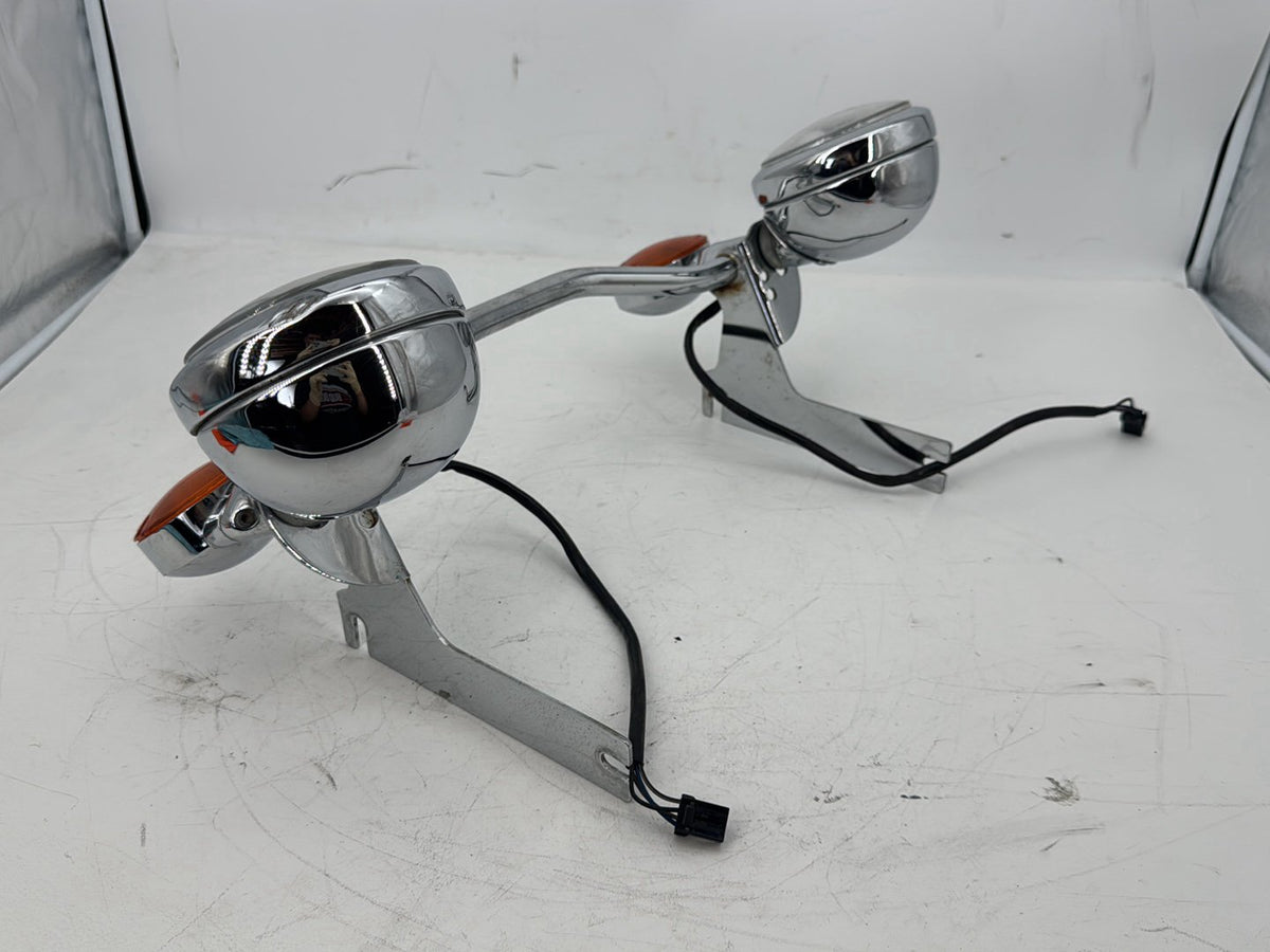 2008 Harley Touring Electra Glide OEM Front Turn Signal Indicators Aux Light Bar