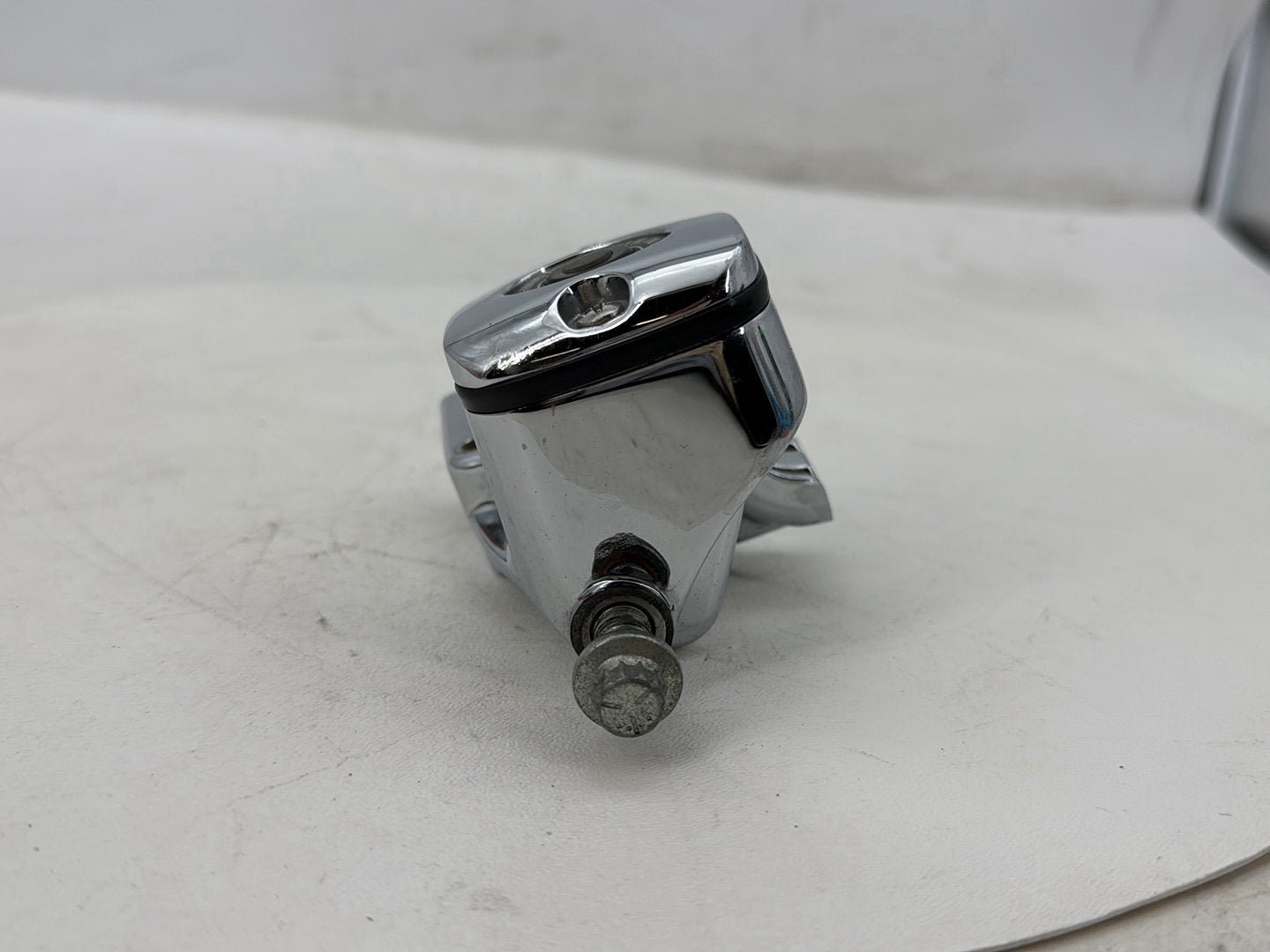2005 Harley Road Glide Touring FLTRI OEM Front Brake Lever Master Cylinder Reservoir