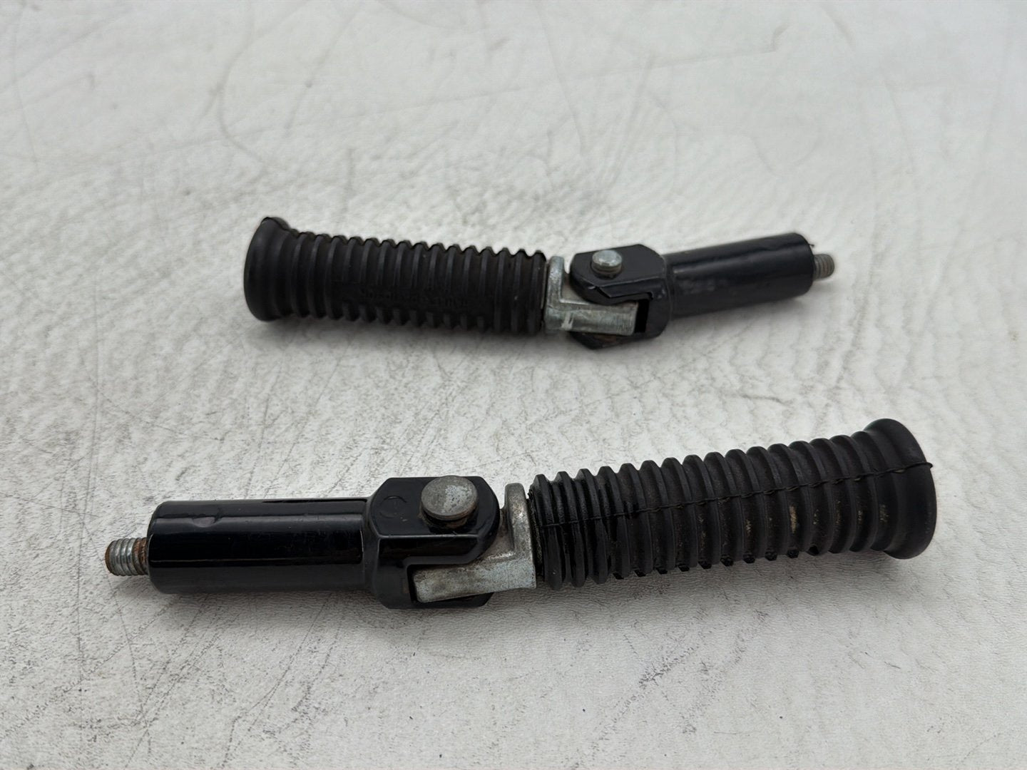 2011 Harley Heritage Softail Classic FLSTC OEM Left & Right Step Foot Rest Pegs